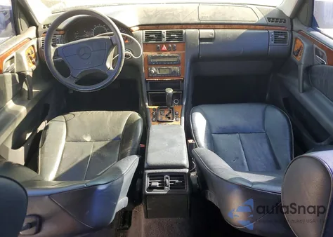 1999 Mercedes-Benz E 320 z USA, uszkodzony, nr VIN WDBJF65H9XA774982